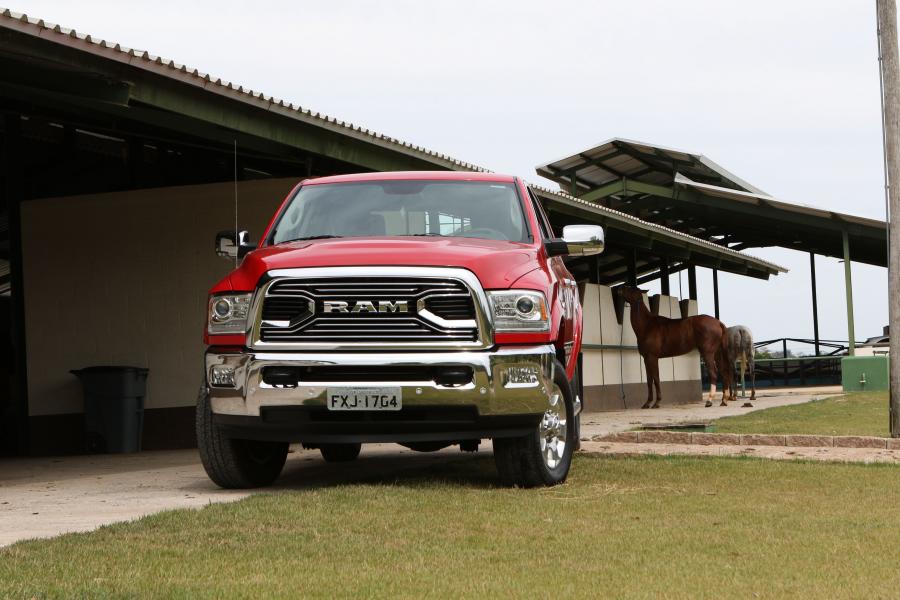  Dodge Ram 2500 Laramie Crew Cab 2018 года  (LA) (фото 3 из 8)